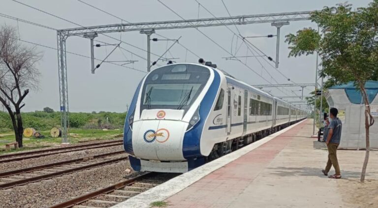 Vande_Bharat_Express_train